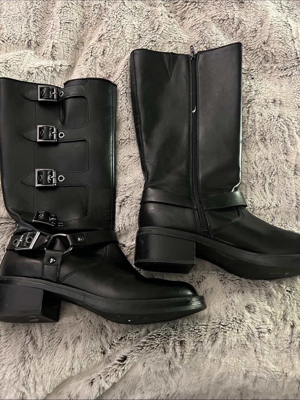 5/$10 Black Women's Mid-Calf Buckle Boots - Unbranded
